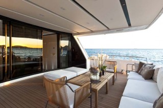 Al fresco area on the superyacht SL 100 New .png